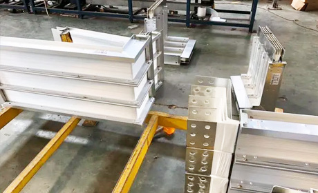 插接式母線槽螺栓連接處需保護(hù)好